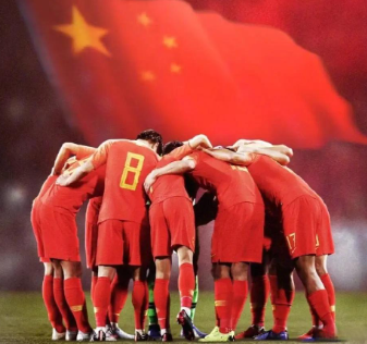 包含球迷热议一场激烈对决：胜利者最终胜出的词条