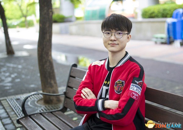 Faker迎来三赛季出色发挥，塞尔维亚队观众热烈欢呼！